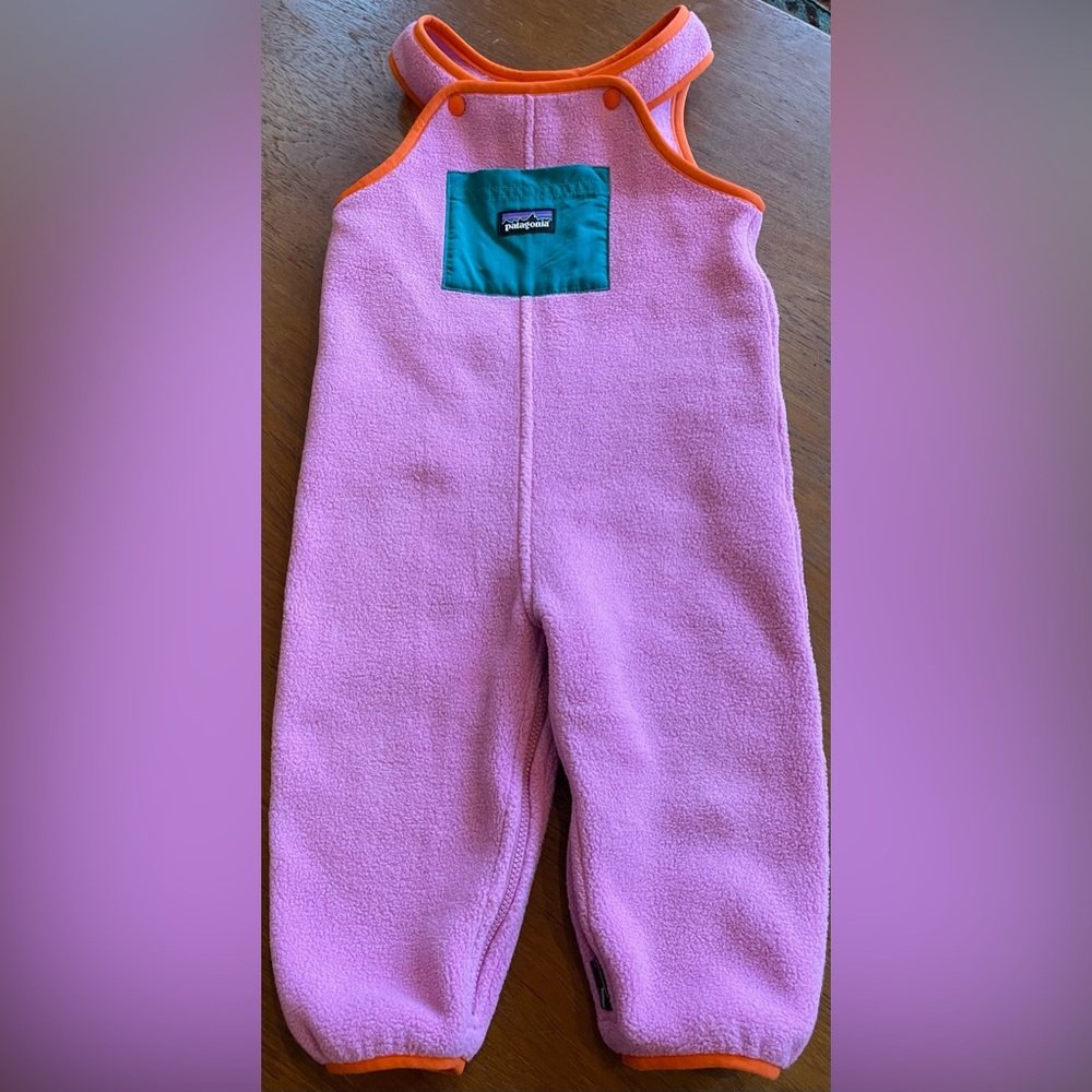 Patagonia NWOT Pink Fleece Synchilla Overalls 12-18 months